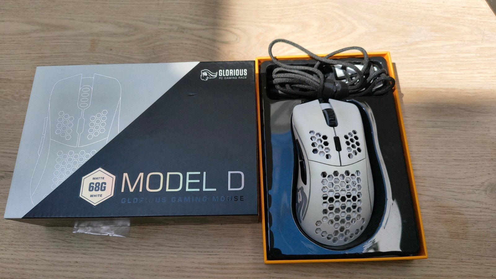 Glorious Gaming Model D, Rechtshandig, Muis, Gebruikt, Gaming muis