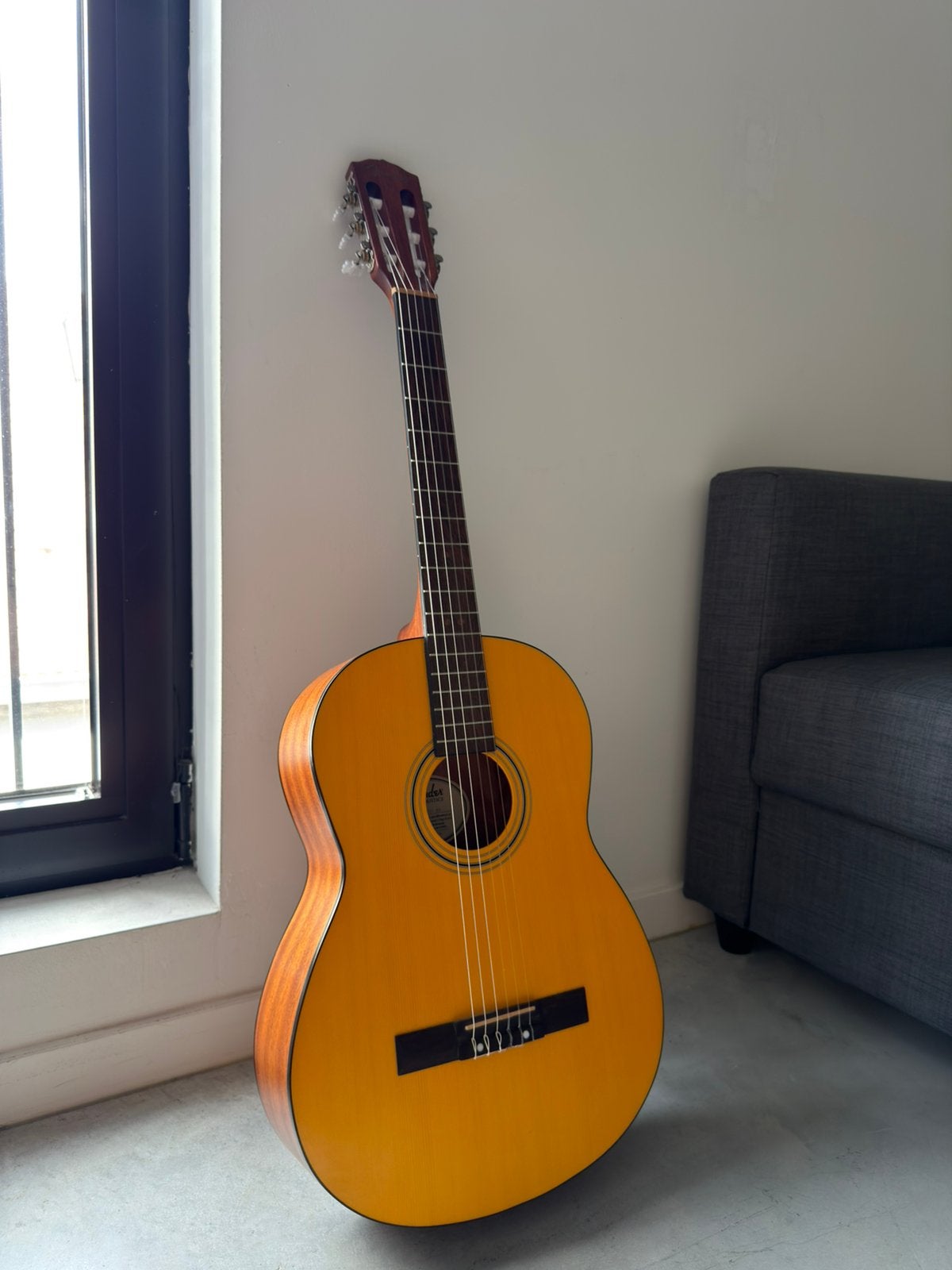 Fender ESC-105 NS Classical Guitar with new strings + capo, Ophalen, Zo goed als nieuw, Klassieke of Spaanse gitaar
