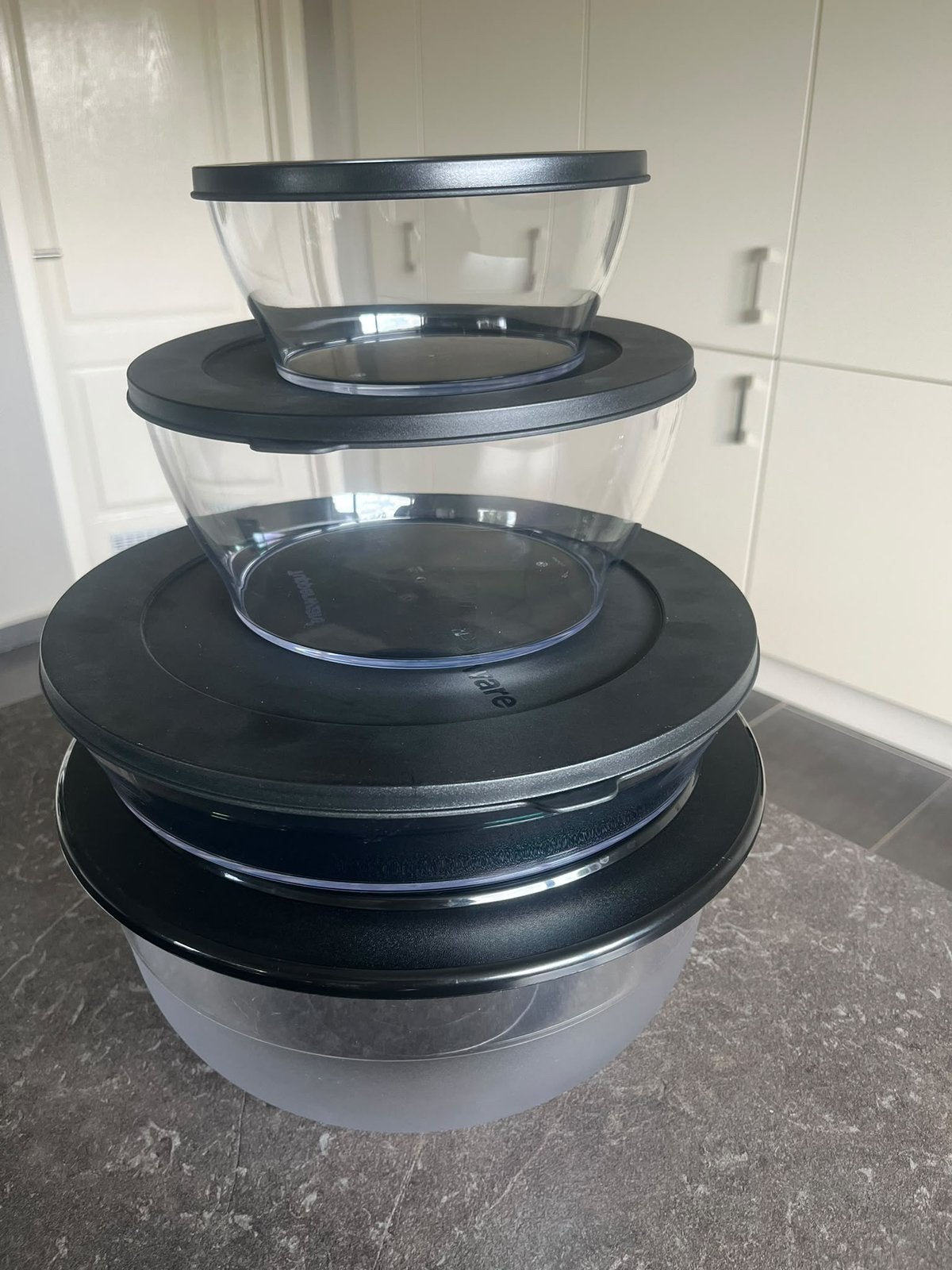 Nieuwe Tupperware kommenset, Ophalen, Zo goed als nieuw, Met deksel