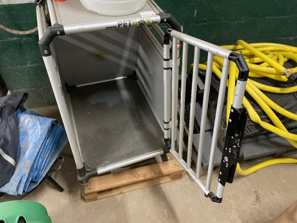 Bench petbox alu S 53 x 70 h x 74 P cm chien etc, Enlèvement, Utilisé