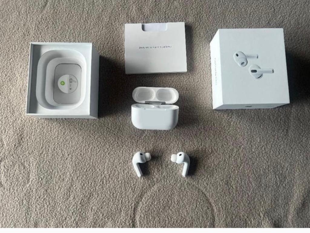 Originele Apple AirPods Pro 3 – Weinig gebruikt – Maart 2026, Handtassen en Accessoires, Manchetknopen, Ophalen, Zo goed als nieuw
