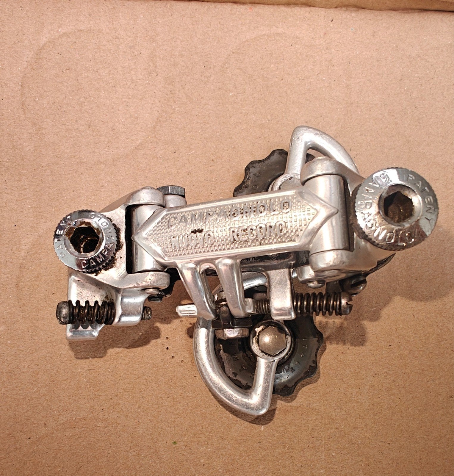 Dérailleur arrière Campagnolo Nuovo Record Patent 74, Enlèvement ou Envoi