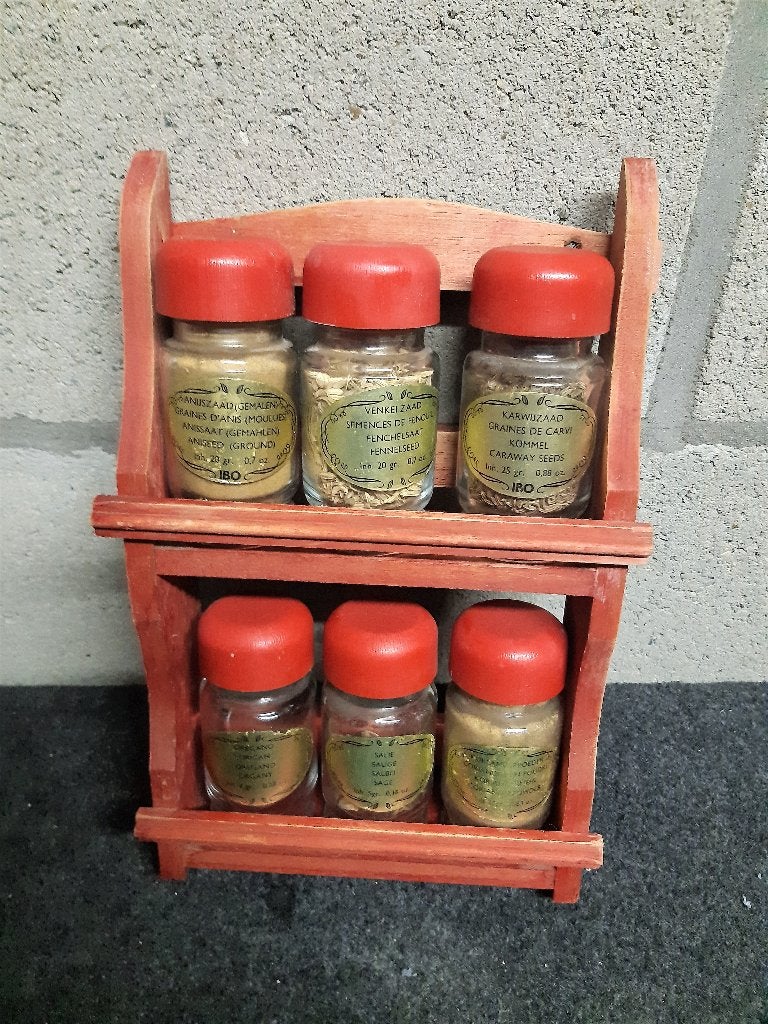 vintage retro , rood kruidenrekje met 6 kruidenpotje., Ophalen