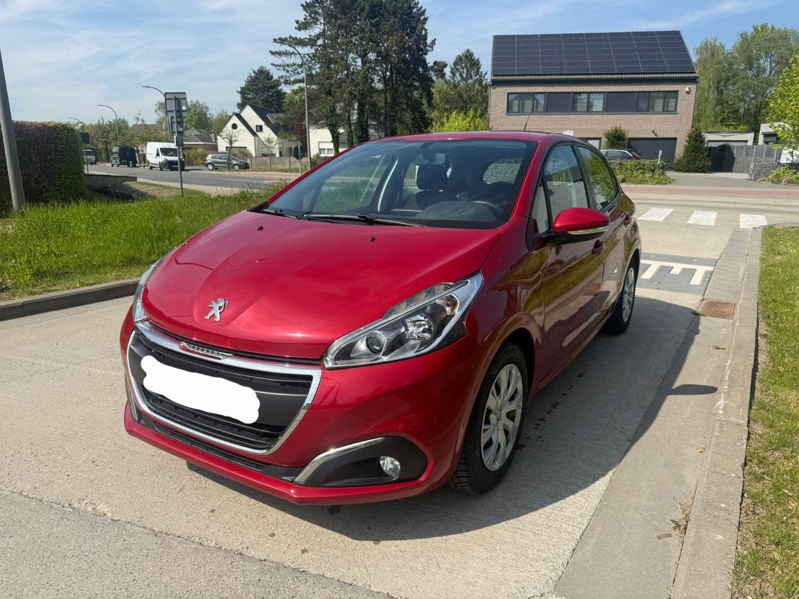 À vendre Peugeot 208 essence 1.2i Active, Rouge, Achat, Euro 6, Boîte manuelle