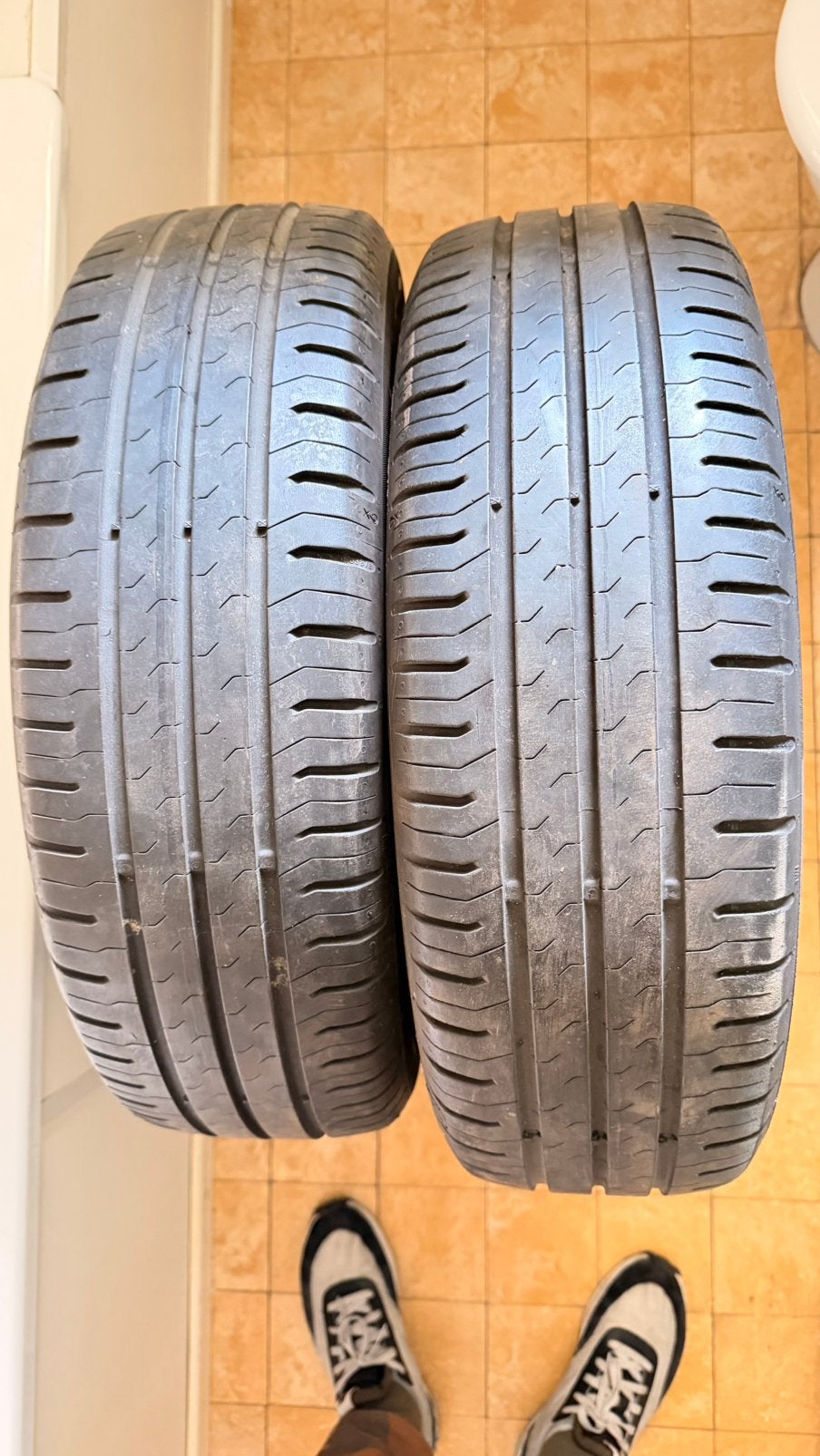 Pneus  165/60/R15 …2 Continental ,2 hankook, Autos : Pièces & Accessoires, Enlèvement, Pneu(s)