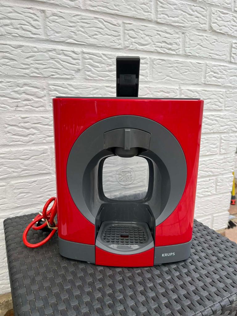 Machine à café Dolce Gusto, Electroménager, Autres modèles, Réservoir d'eau amovible, Dosettes et capsules de café, Comme neuf