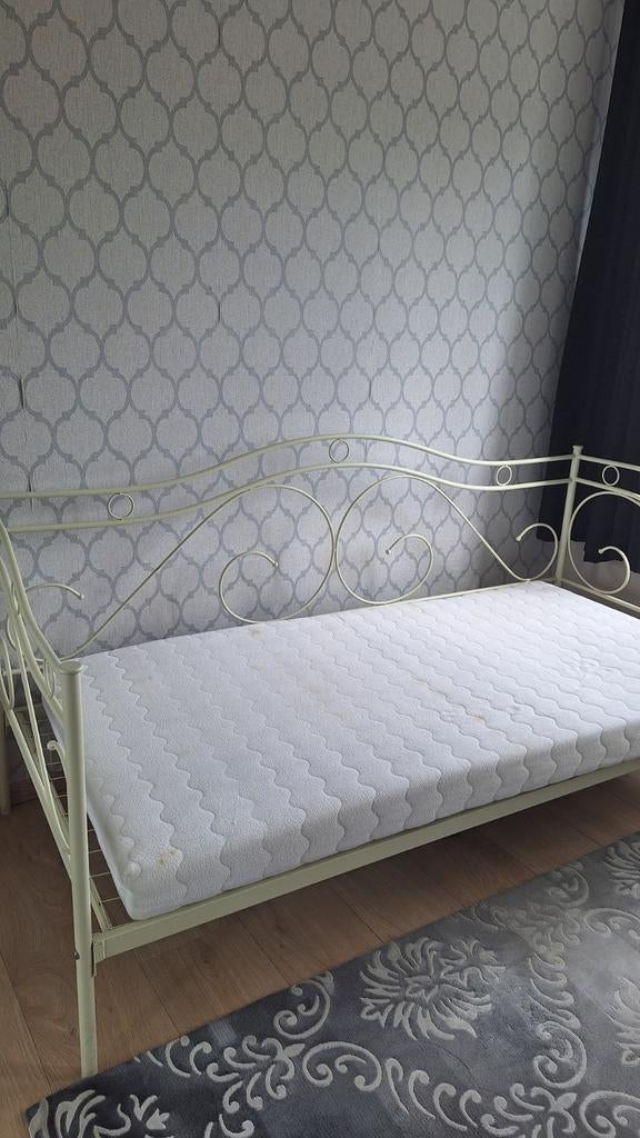 Eenpersoonsbed te koop 90200cm, Huis en Inrichting, Slaapkamer | Bedden, Ophalen