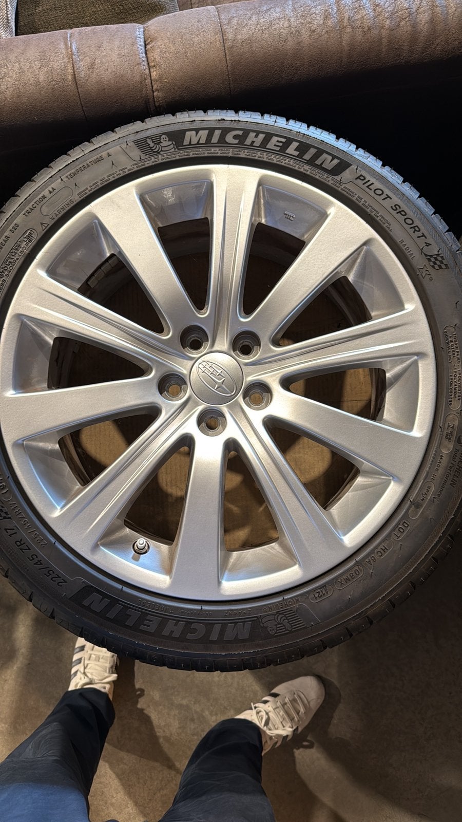 Jantes en alliage Subaru avec pneus Michelin Pilot 225/45/17, Enlèvement, 17 pouces, Pneu(s)