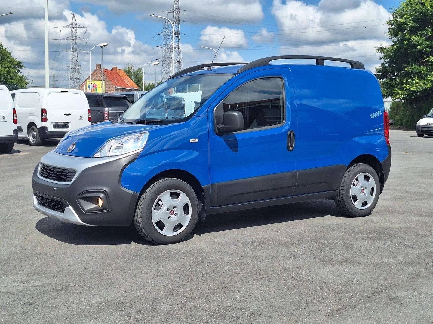 Fiat Fiorino 1.3 Multijet 'adventure' gps airco euro6 51000k, Auto's, Bestelwagens en Lichte vracht, Stof, Gebruikt, Euro 6, 4 cilinders