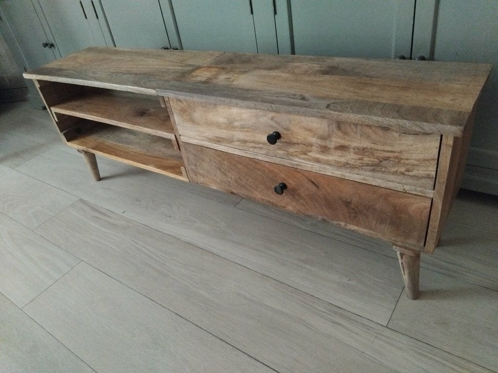 tv meubel massief mango hout 150 cm nieuwstaat, Huis en Inrichting, Kasten |Televisiemeubels, Ophalen, Zo goed als nieuw