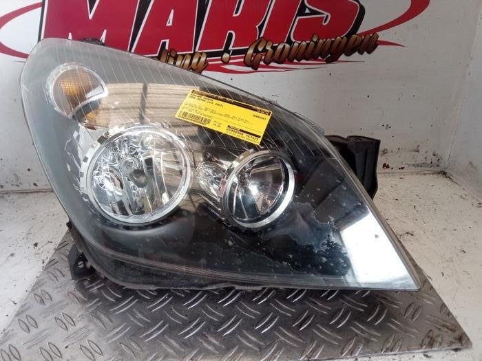Phare droit d'un Opel Astra, -, -, Opel, 3 mois de garantie