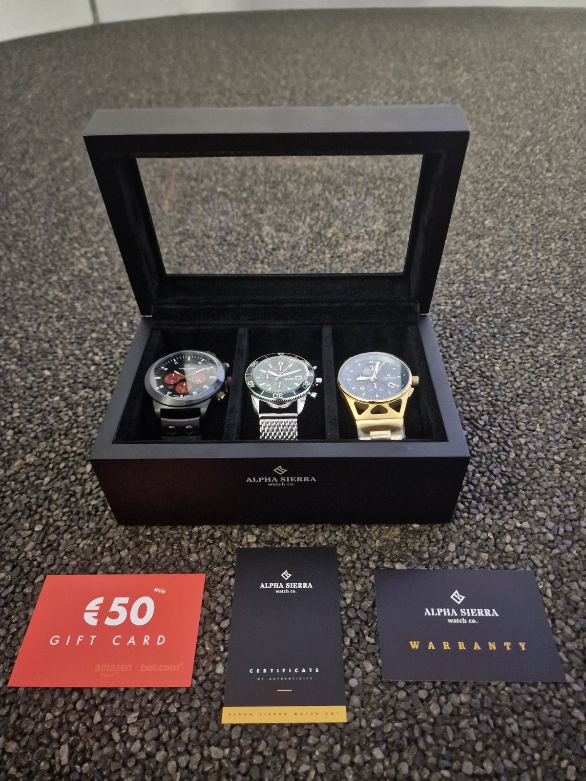 ALPHA SIERRA WATCH CO. — ÉDITION LIMITÉE — NOUVEAUTÉ, Autres marques, Enlèvement ou Envoi, Autres matériaux, Autres matériaux