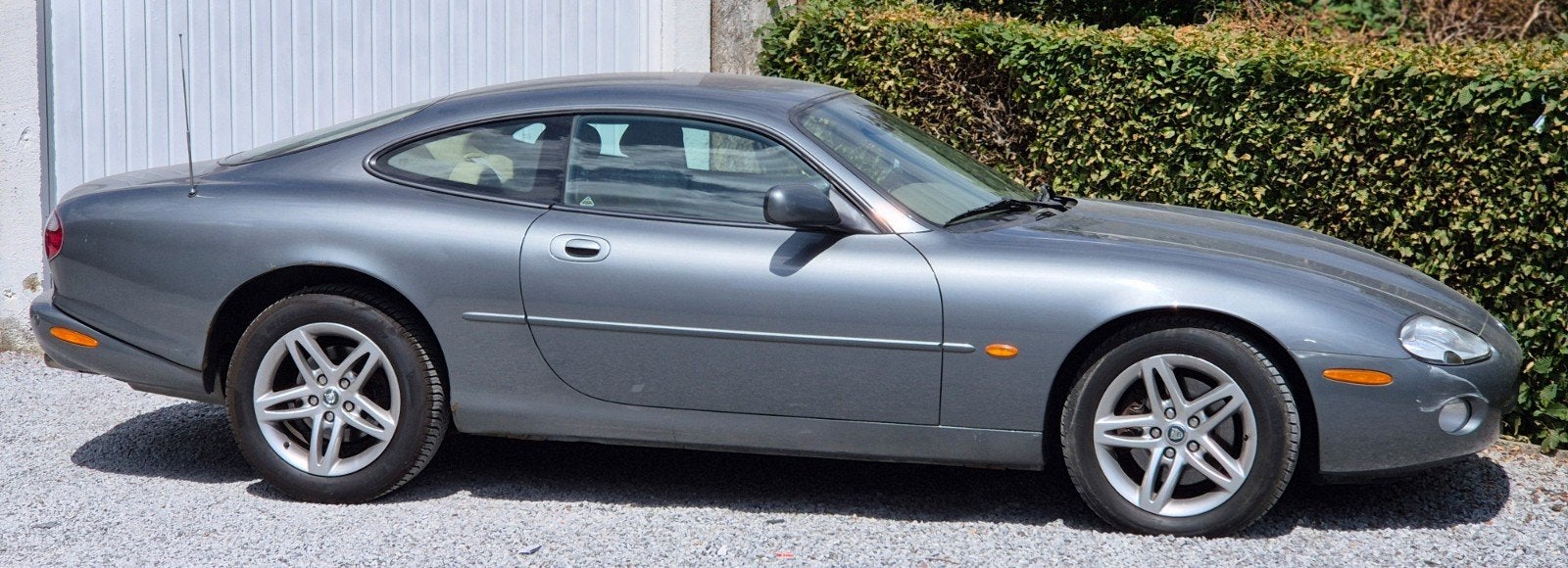 jaguar XK8 4.2benz boite auto V8. PRÊT À IMMA 7900€ 240mkm, Autos, Achat, 219 kW, 4200 cm³, Carnet d'entretien