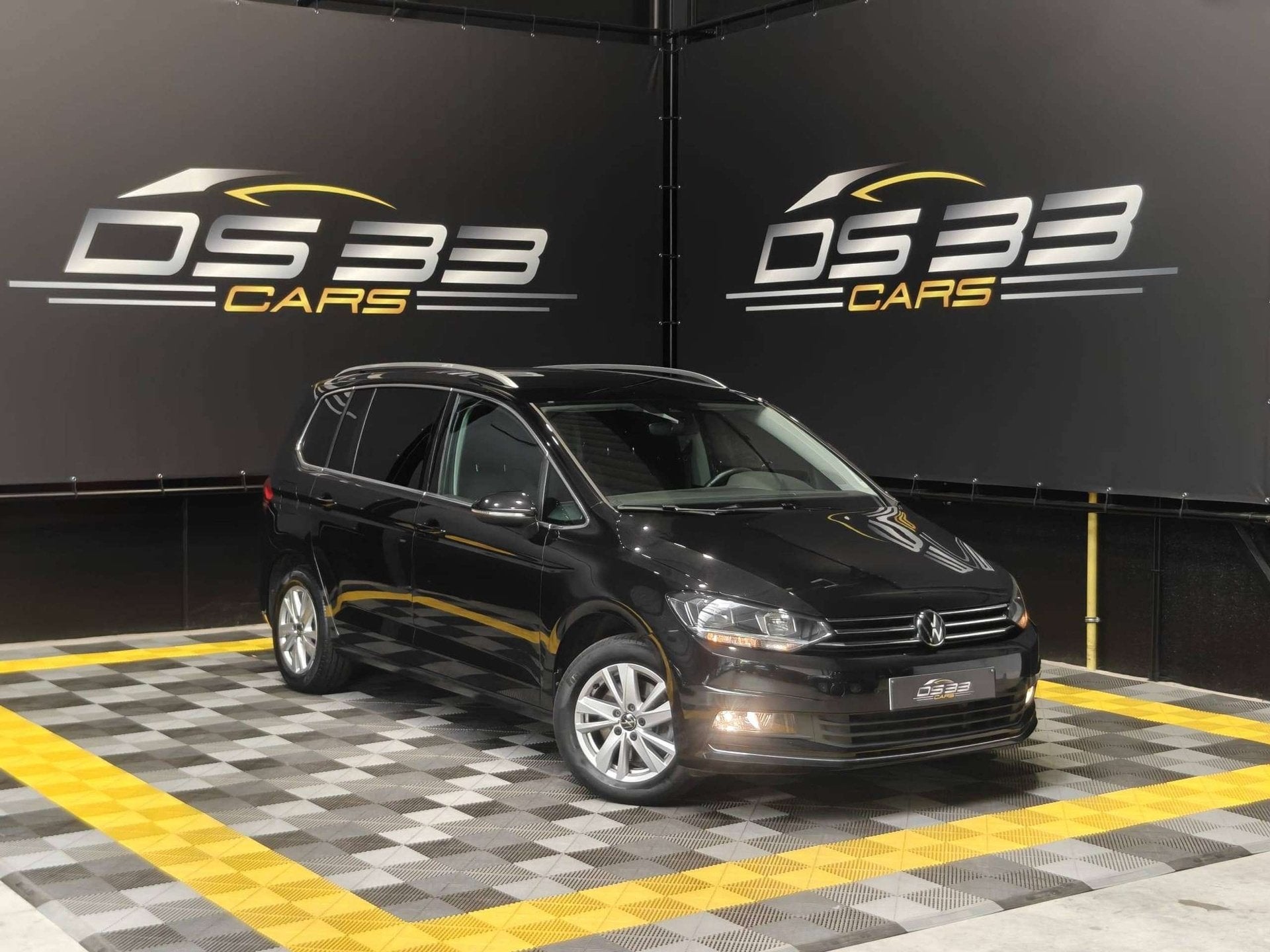 Volkswagen Touran 1.5 TSI Business 7-Zit/CAM/Trekhaak/Virtua, Auto's, Automaat, Dealer onderhouden, Stof, 4 cilinders