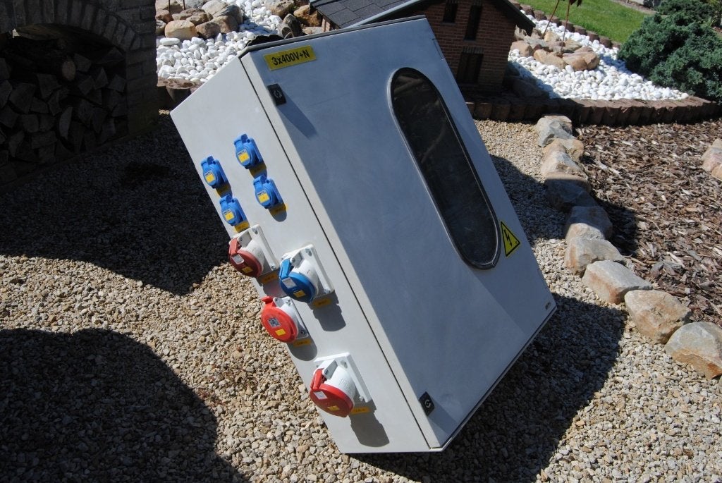 Werfkast met stopcontact 63A -  3x400+N voor digitale teller, Enlèvement, Utilisé, Interrupteur