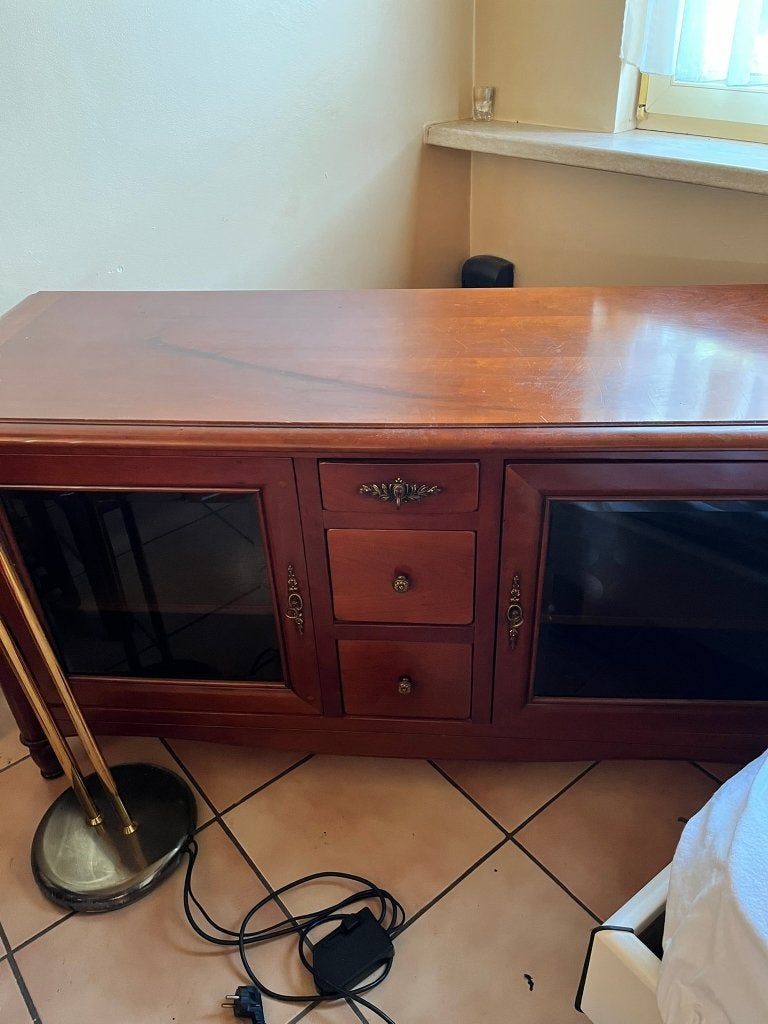 Klassiek houten tv-meubel met 3 laden glazen deuren, Ophalen, Gebruikt, 100 tot 150 cm, Met lade(s)