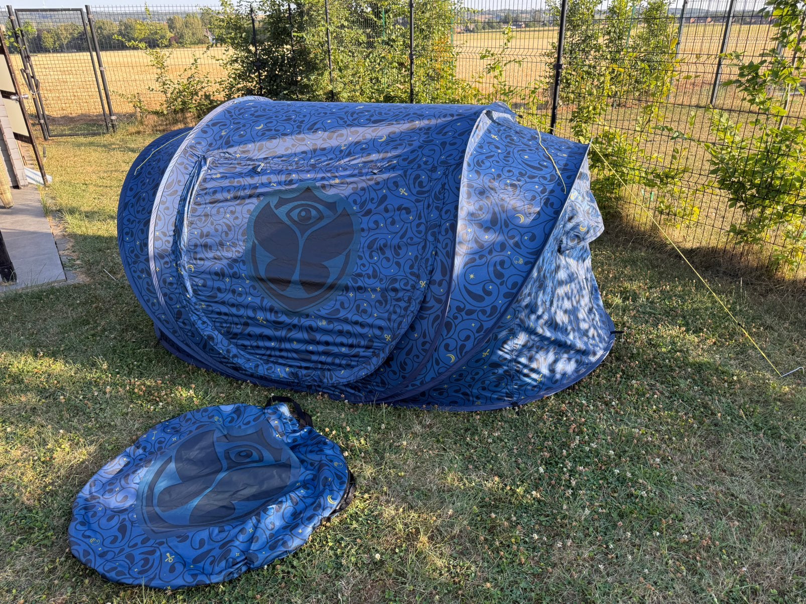 Tente Tomorrowland Bleue 2026, Enlèvement, Comme neuf