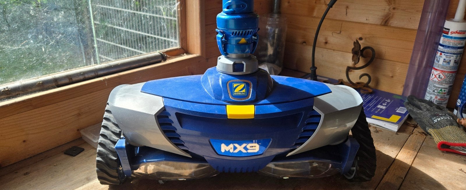 Aspirateur robot, Enlèvement