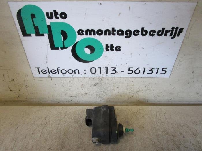 Moteur phare d'un Opel Vivaro (Vivaro 01-), -, Opel, 3 mois de garantie, Utilisé