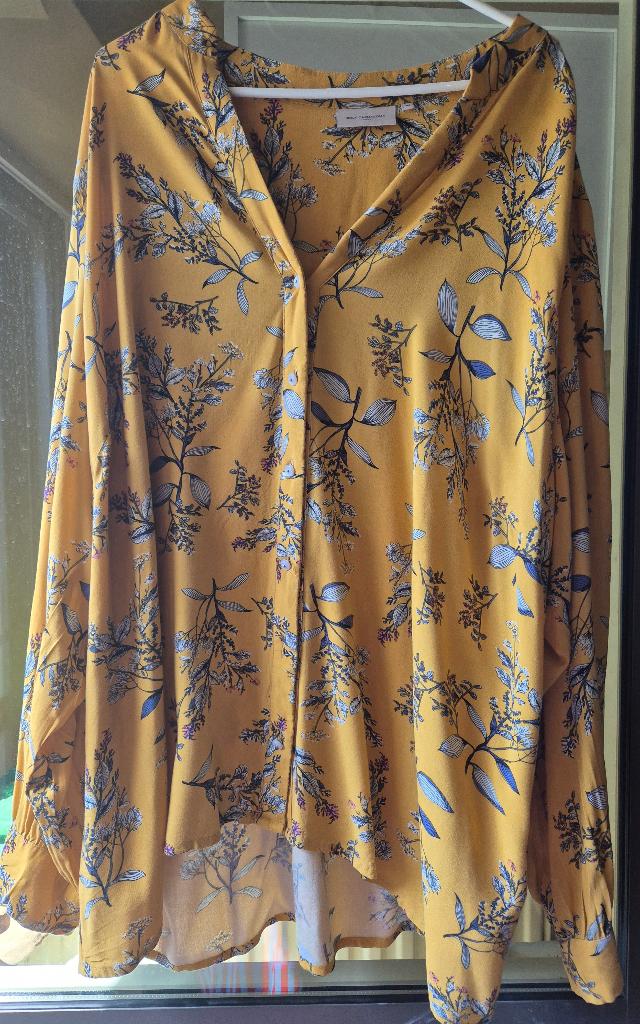 Bloes Only Carmakoma maat 52 - lange mouwen, Kleding | Dames, Grote Maten, Blouse of Tuniek, Geel, Ophalen of Verzenden, Gedragen