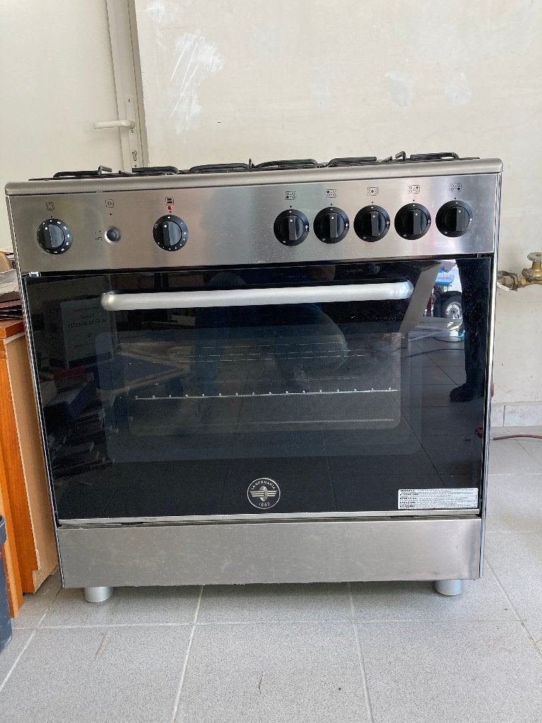 Nieuw gasfornuis, Elektronische apparatuur, Fornuizen, Ophalen, Zo goed als nieuw, Gas, 85 tot 90 cm