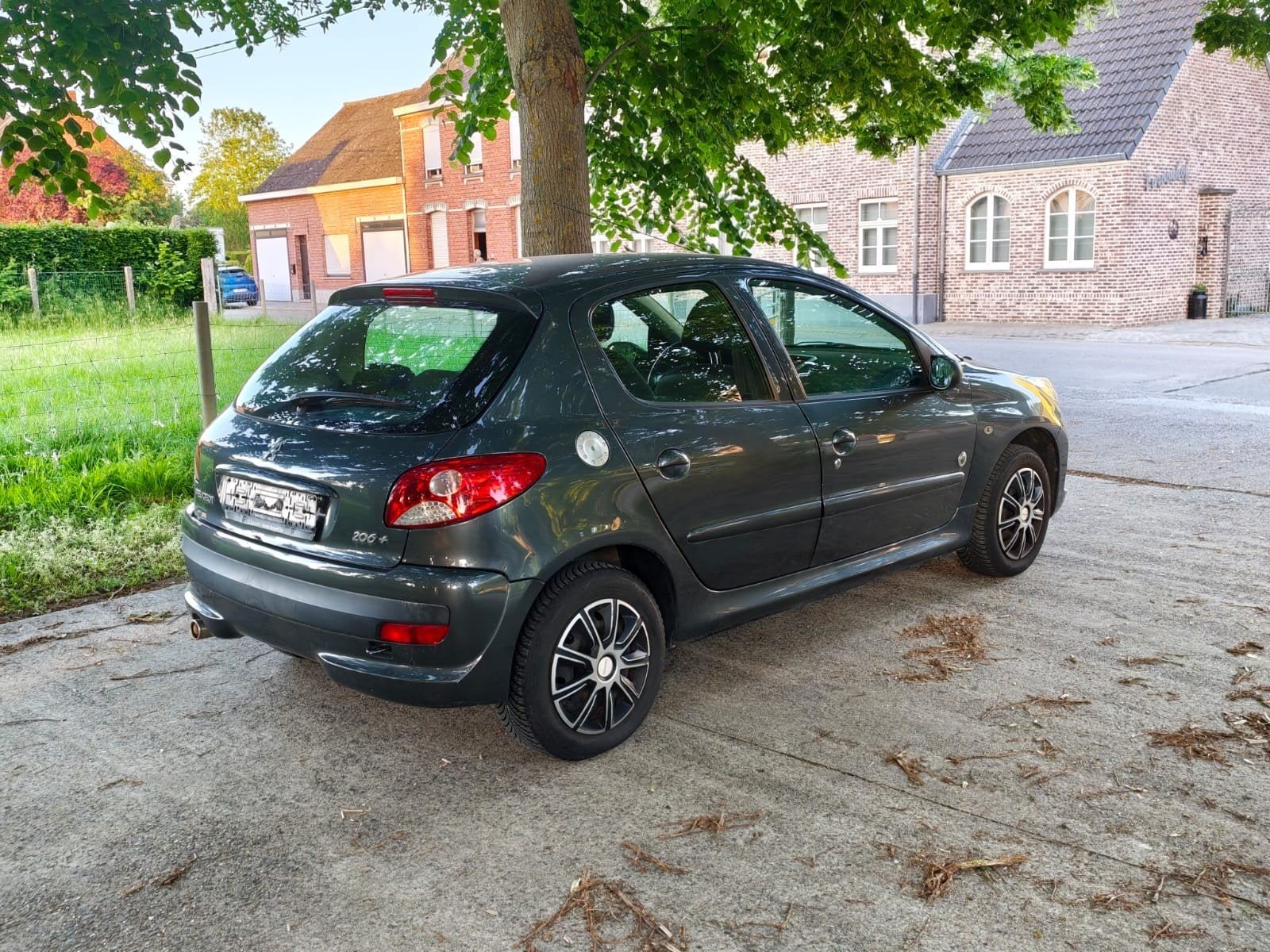 Peugeot 206+ 1.4 Benzine Airco — 114.000 km — 2012, Auto's, Zilver of Grijs, Airbags, Overige kleuren, Bedrijf