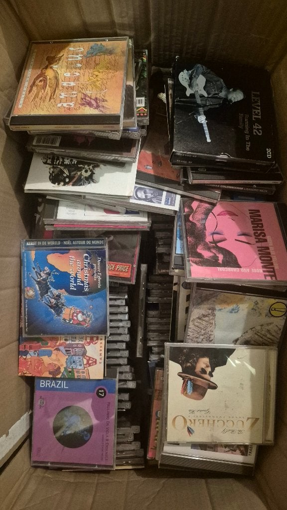 Doos met cd's, Ophalen, Gebruikt, Wereldmuziek