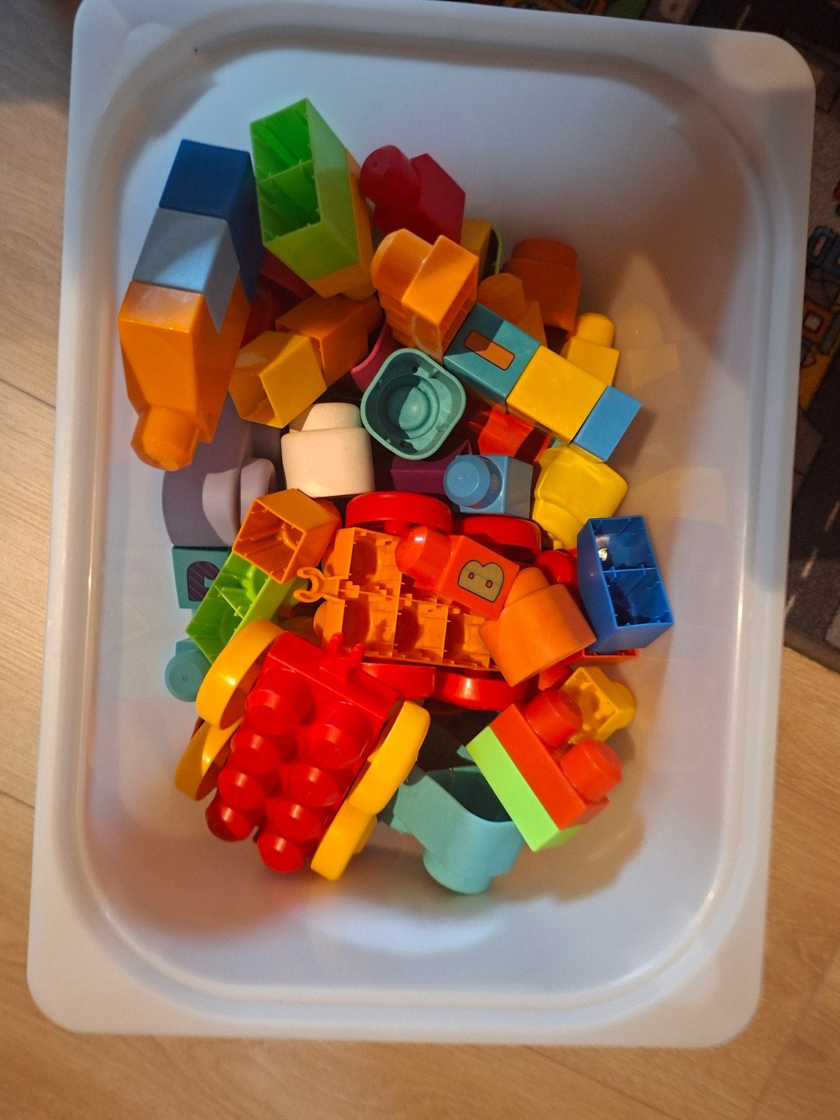 blokken en tafeltje, Ophalen, Zo goed als nieuw
