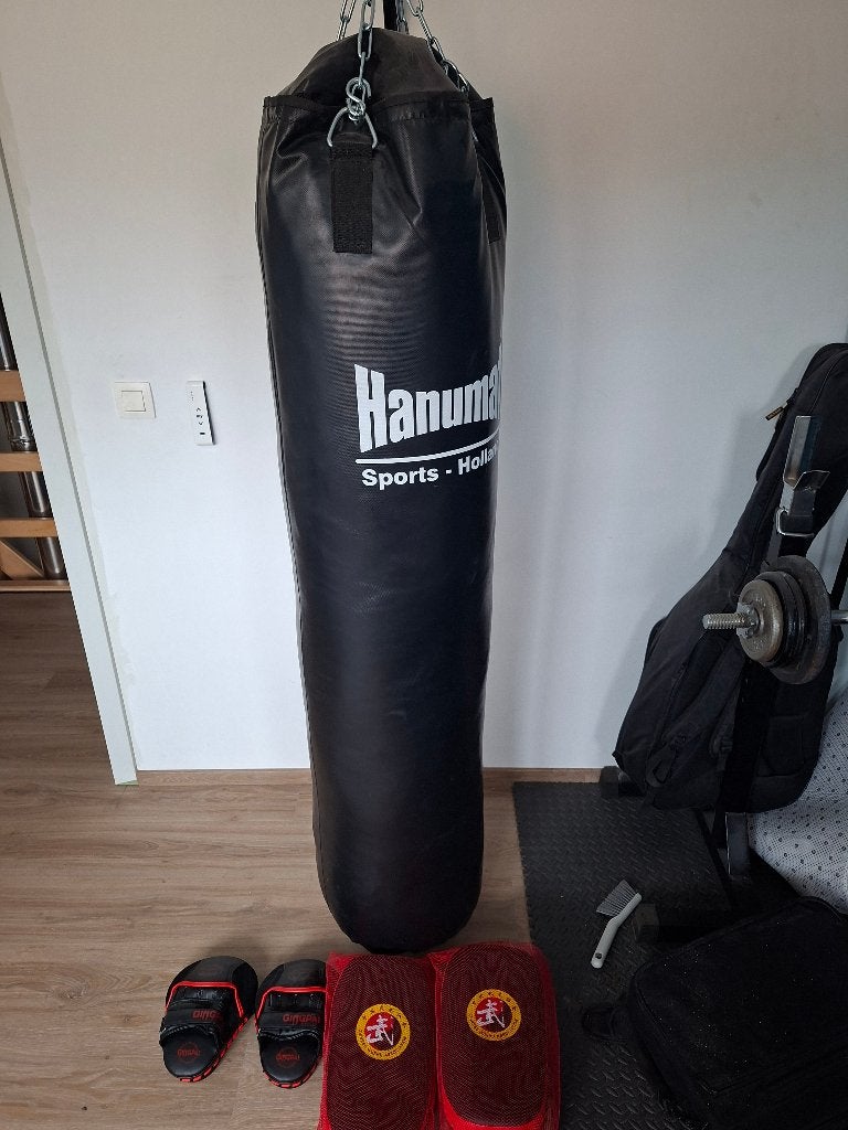 Hanumat bokszak en toebehoren, Ophalen, Zo goed als nieuw, Bokszak