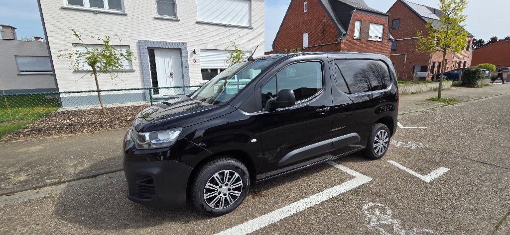 Citroen Berlingo 15 hdi in nieuw staat 102pk, Auto's, Voorwielaandrijving, 75 kW, Euro 6, 4 cilinders