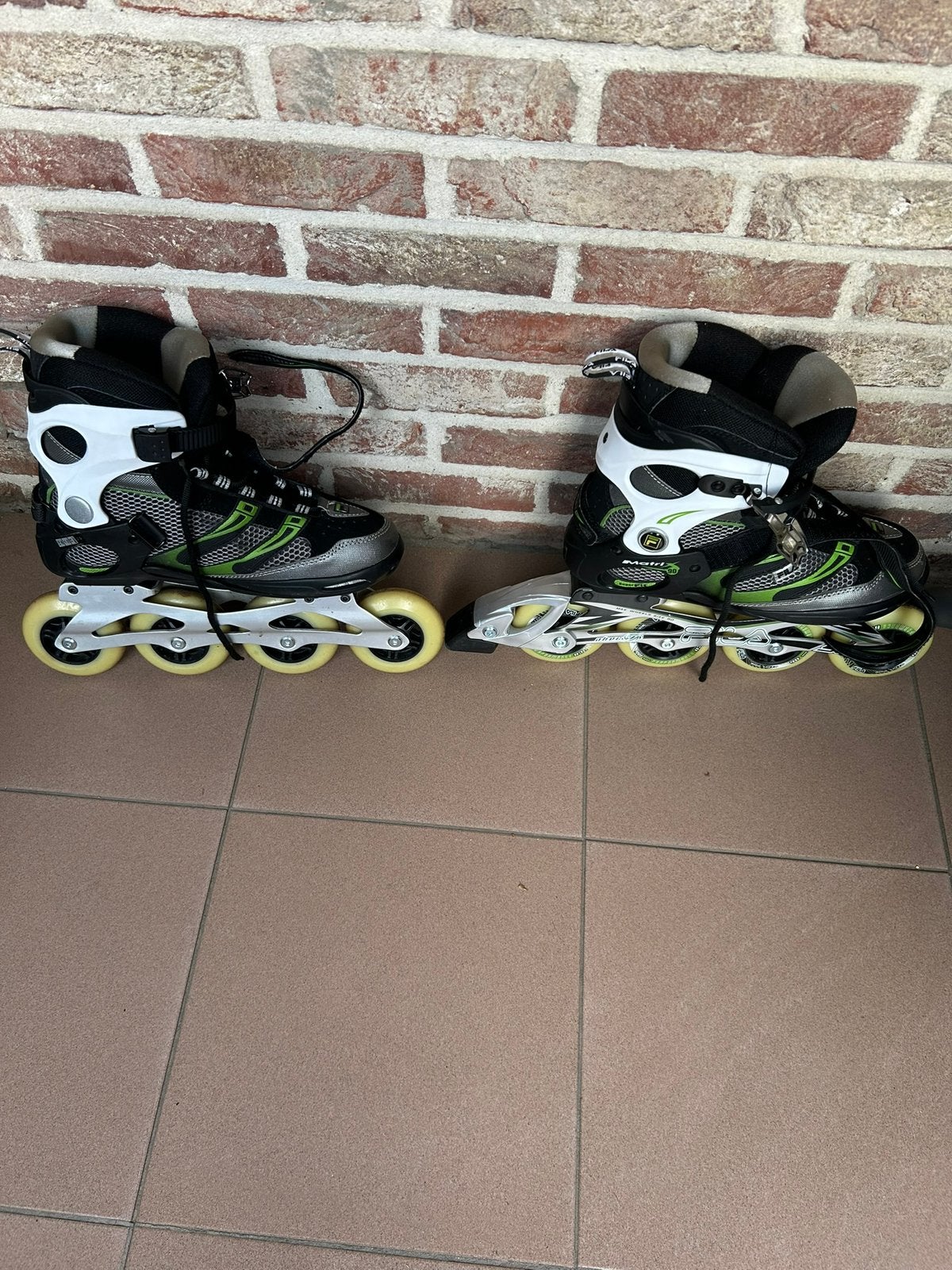 Inline skates maat 41, Sport en Fitness, Dames, Zo goed als nieuw, Inline skates 4 wielen, Ophalen