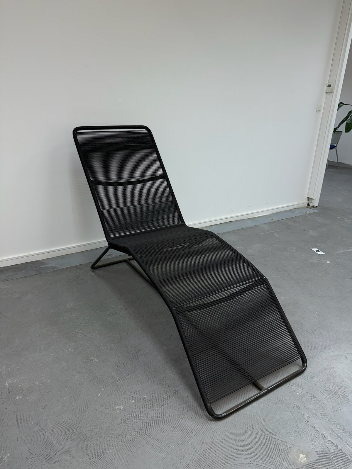 Design loungestoel van mesh - zwart of wit - set van 2, Ophalen, Gebruikt, Kunststof, Verrijdbaar