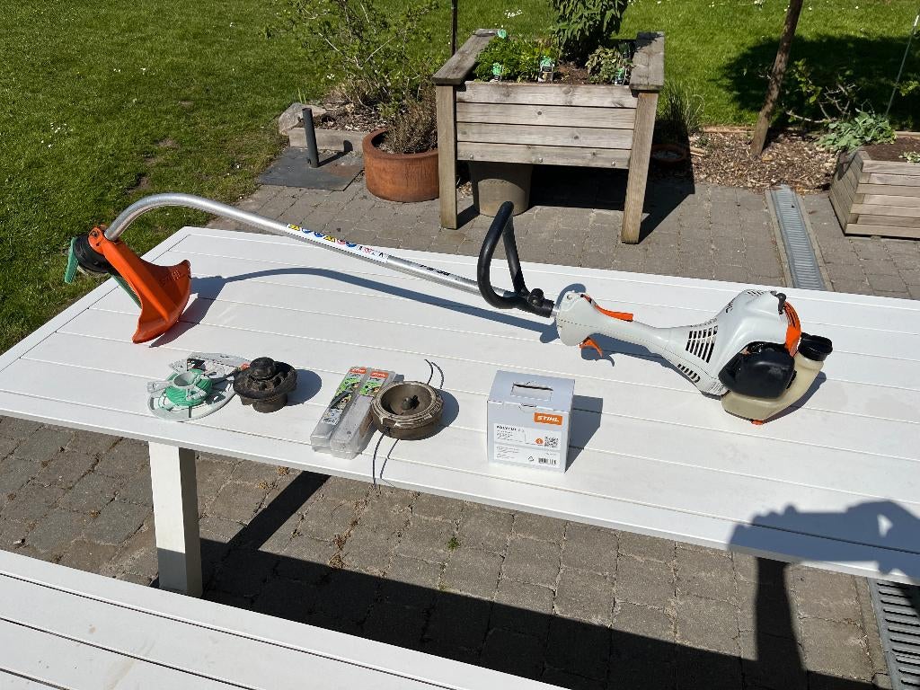 Débroussailleuse Stihl FS 38, Jardin & Terrasse, Débroussailleuses, Stihl, 30 à 50 cm, Enlèvement, Utilisé