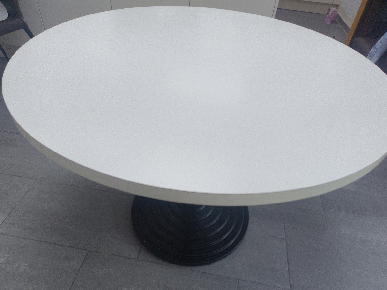 Witte ronde keukentafel zwarte poot diameter 105 CM, H75CM, Ophalen