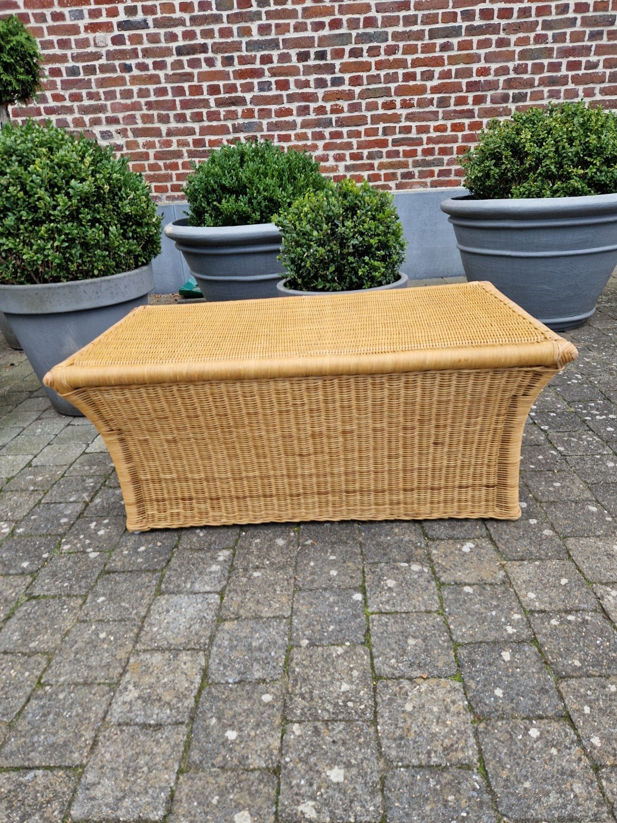 Rotan tafeltje met glasplaat i.z.g.st., Ophalen, Rotan