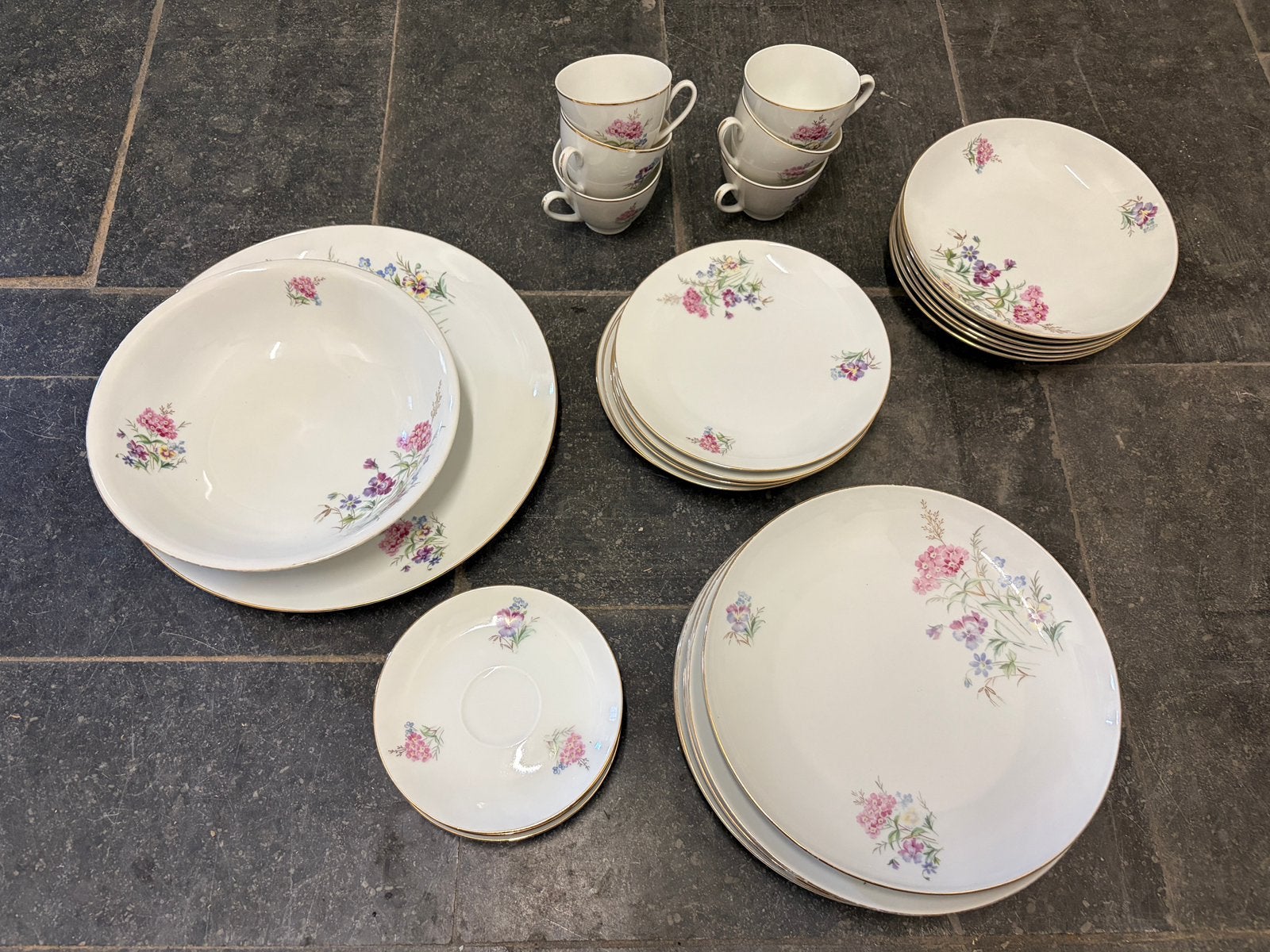 Vaisselle vintage, Enlèvement