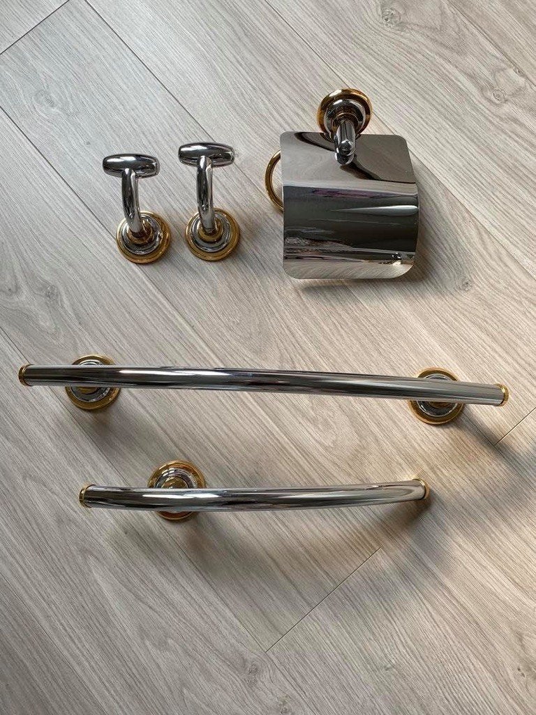 Accessoires de salle de bain, Enlèvement
