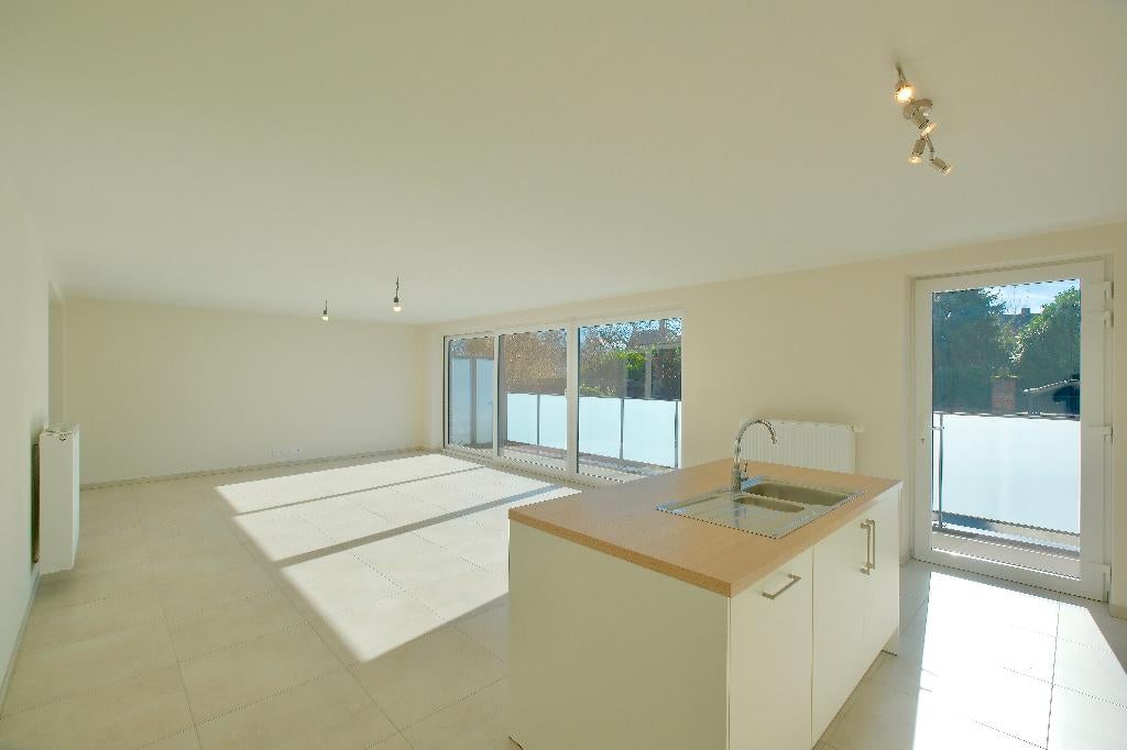 Gelijkvloers app met 2 slpks, ruim terras en binnenkoer!, Immo, Maisons à vendre, Province de Flandre-Occidentale, Lichtervelde
