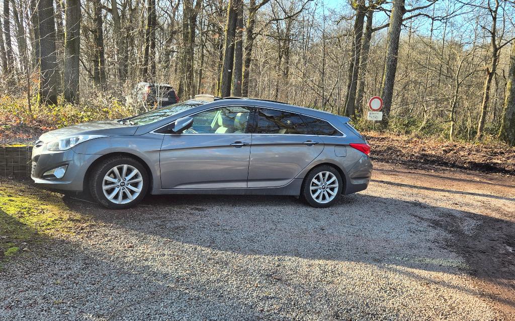 HYUNDAI  I40 BREAK, Auto's, Hyundai, Beige, 4 cilinders, Leder, 5 deurs