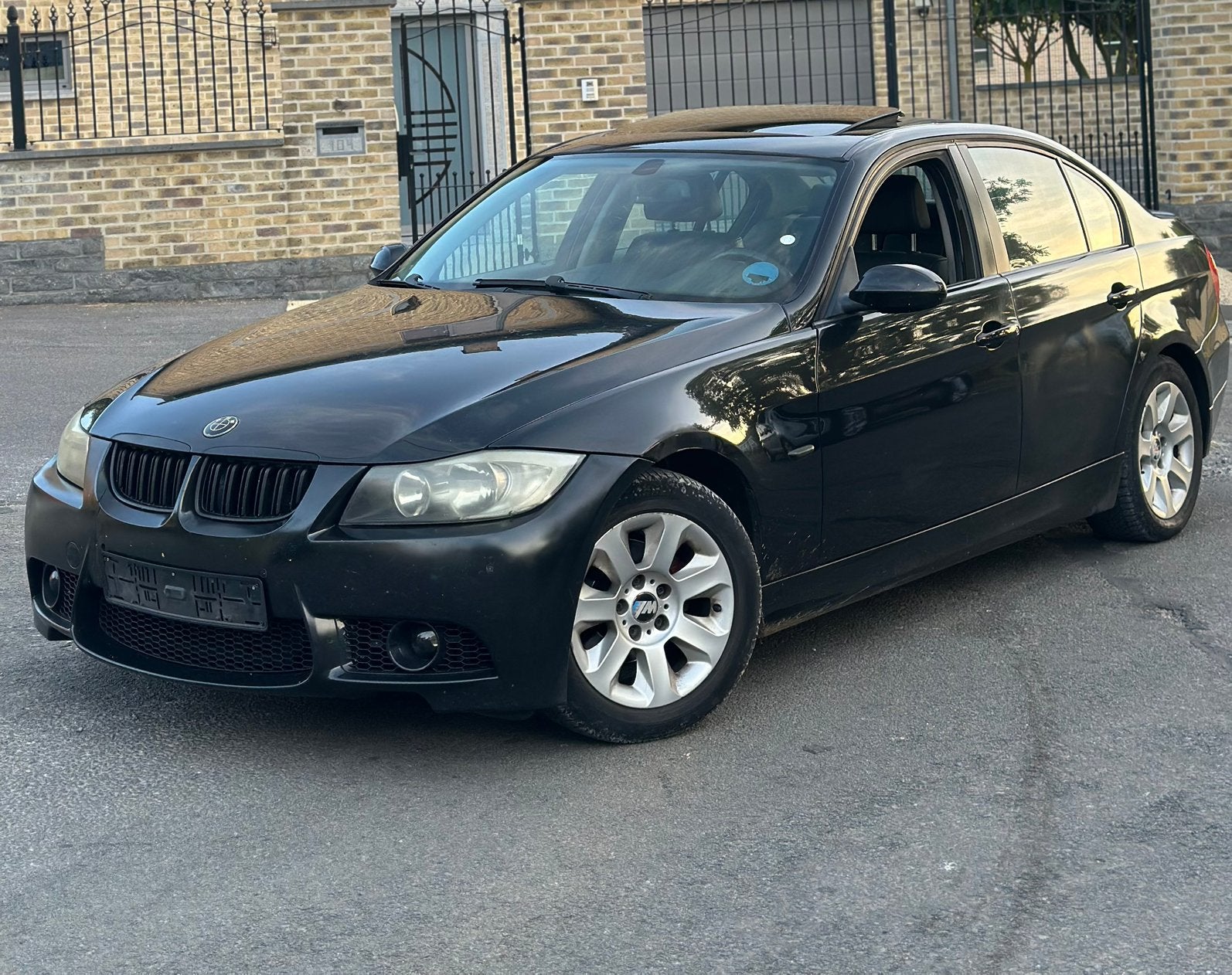 BMW Serie 320D 143CH E90 Pack M, Autos, BMW, Cuir, Achat, Boîte manuelle, Toit ouvrant