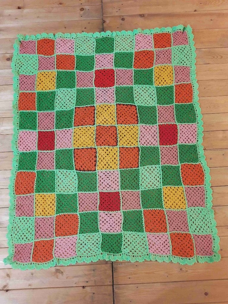 Vintage gehaakte woondeken vakjes granny stijl 125/102, Ophalen of Verzenden, Handgemaakt, Meerkleurig, Woondeken