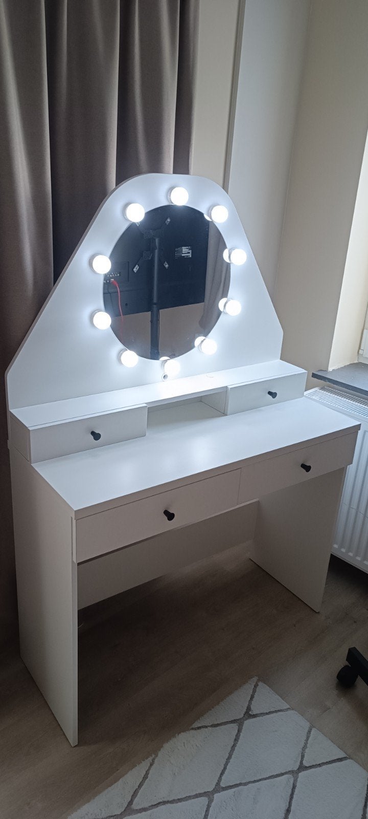 Makeup tafel, Ophalen