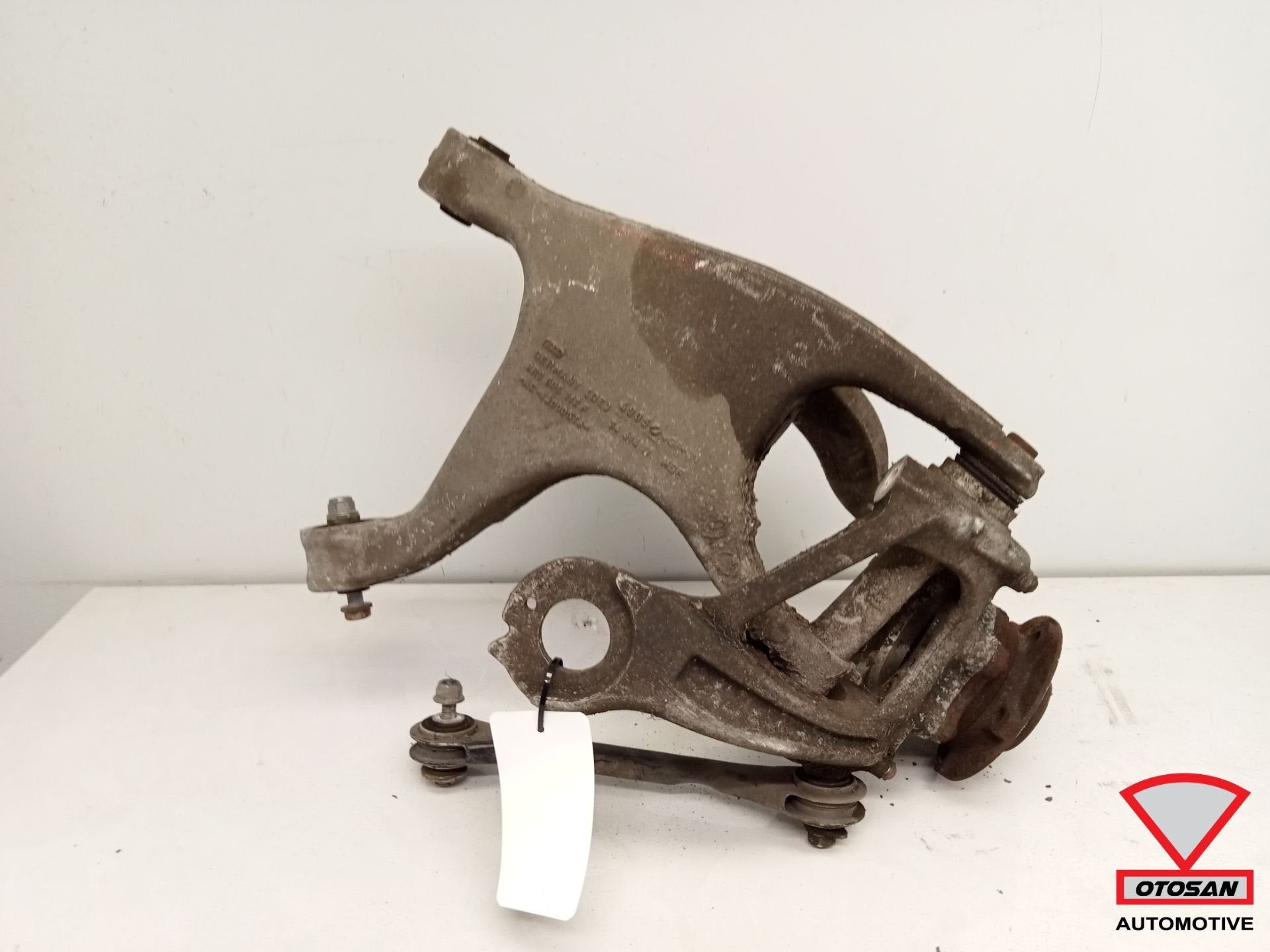 Fus e d'essieu Audi RS6 Spindle Inc. Arri re droit complet 1, AUDI AG, Auto-Union-Strasse 1
85045  Ingolstadt, DE, Audi, Utilisé