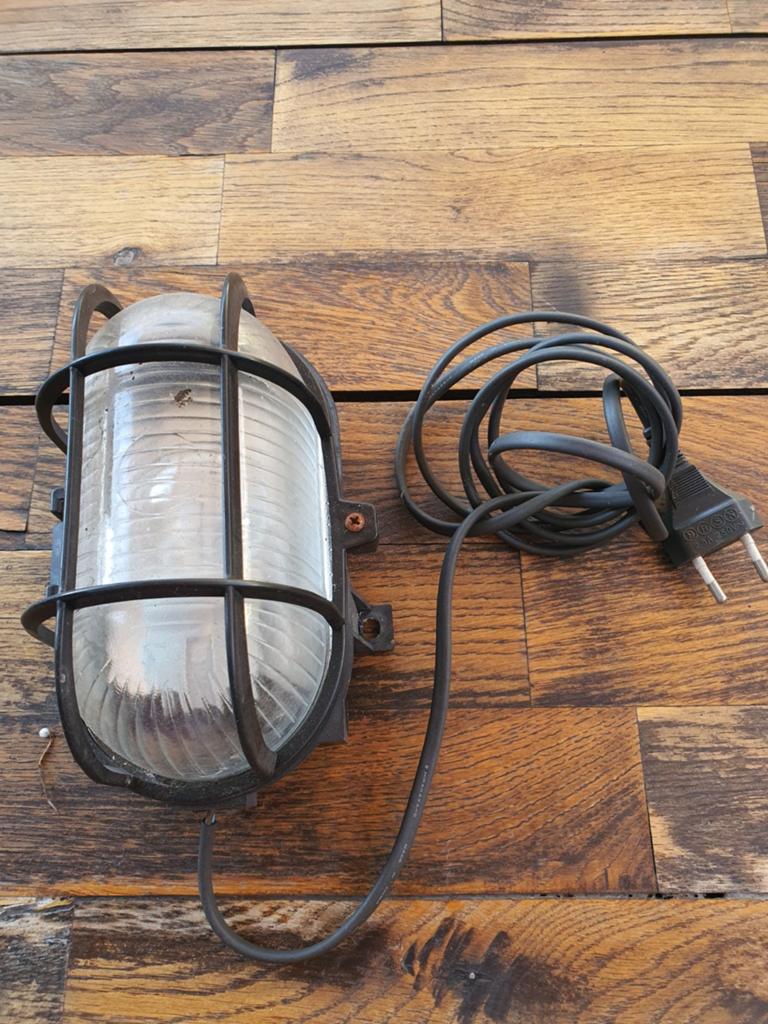 Tuinverlichting, Enlèvement