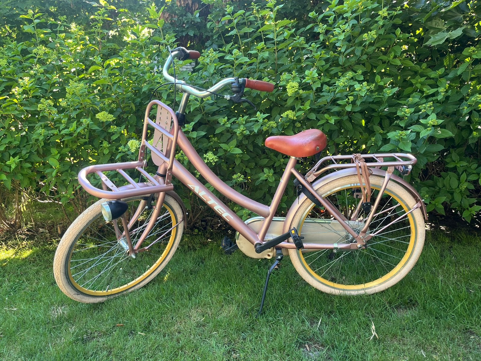 Meisjesfiets 24 inch Altec, Fietsen en Brommers, Ophalen, Zo goed als nieuw, 24 inch