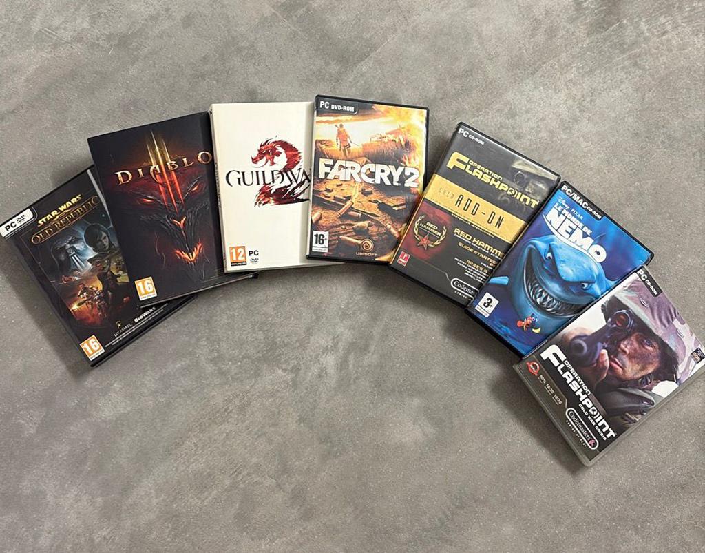 VEEL PC-GAMES, Games en Spelcomputers, Ophalen, Zo goed als nieuw