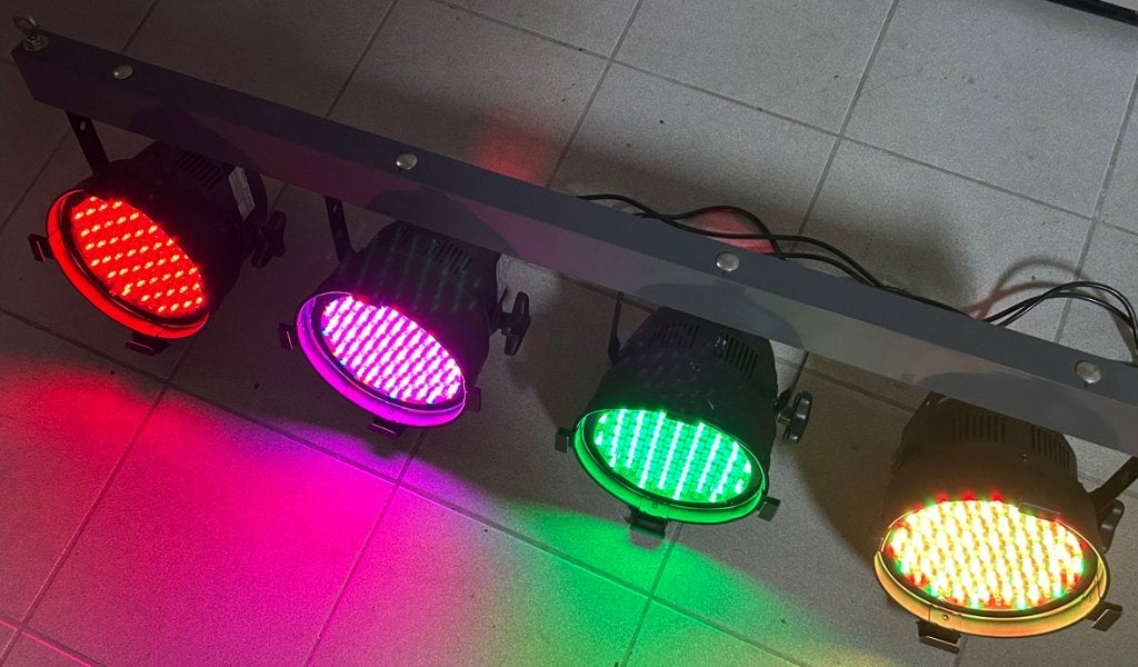 Par 56 LED Black 300W (4 x 4 = 16 stuks) DMX (Par56), Enlèvement, Comme neuf, Lumières, Commande sonore