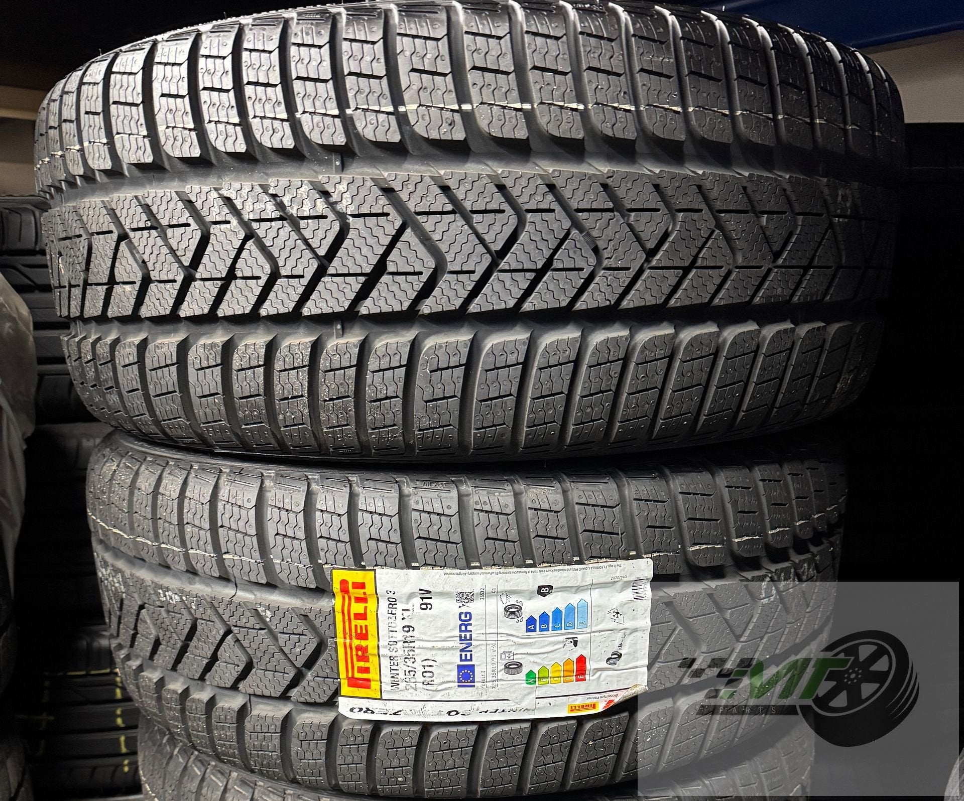 19" 235 35 19 inch Pirelli Sottozero 3 Winterband DOT24 NEW, Auto-onderdelen, Banden en Velgen, 19 inch, -, -, Nieuw