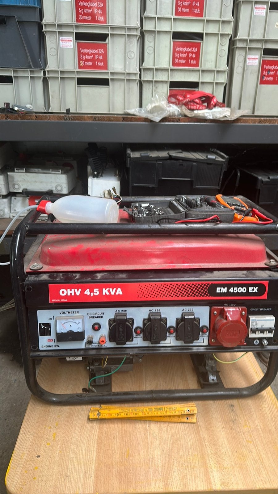 Generator, motor draait, geeft maar 12v, Enlèvement, Comme neuf