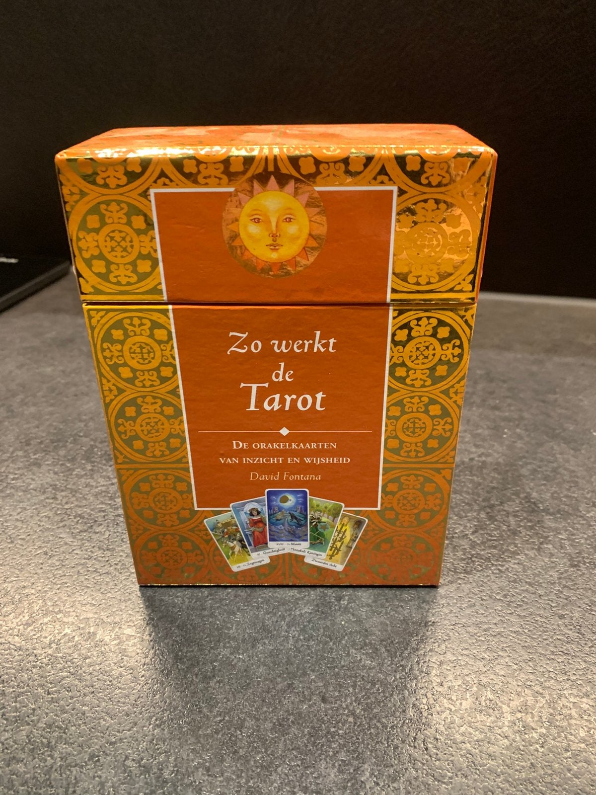 Tarotkaarten met bijhorend boekje, Ophalen of Verzenden, Zo goed als nieuw